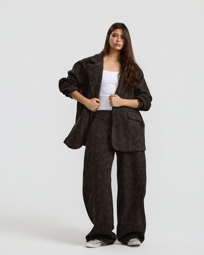 Leopard Barrel Jogger In Grey