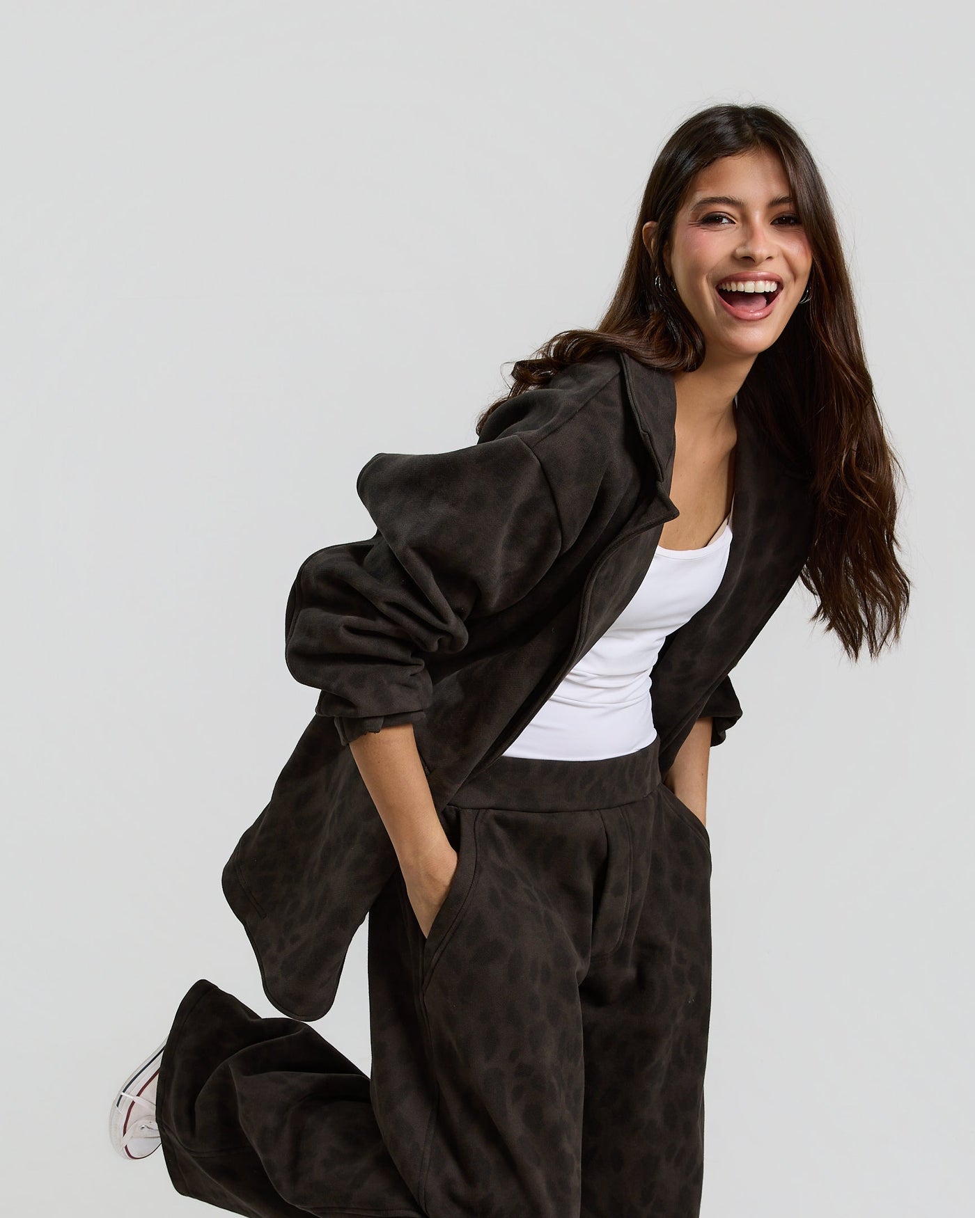 Leopard Barrel Jogger In Grey