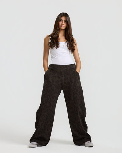 Leopard Barrel Jogger In Grey