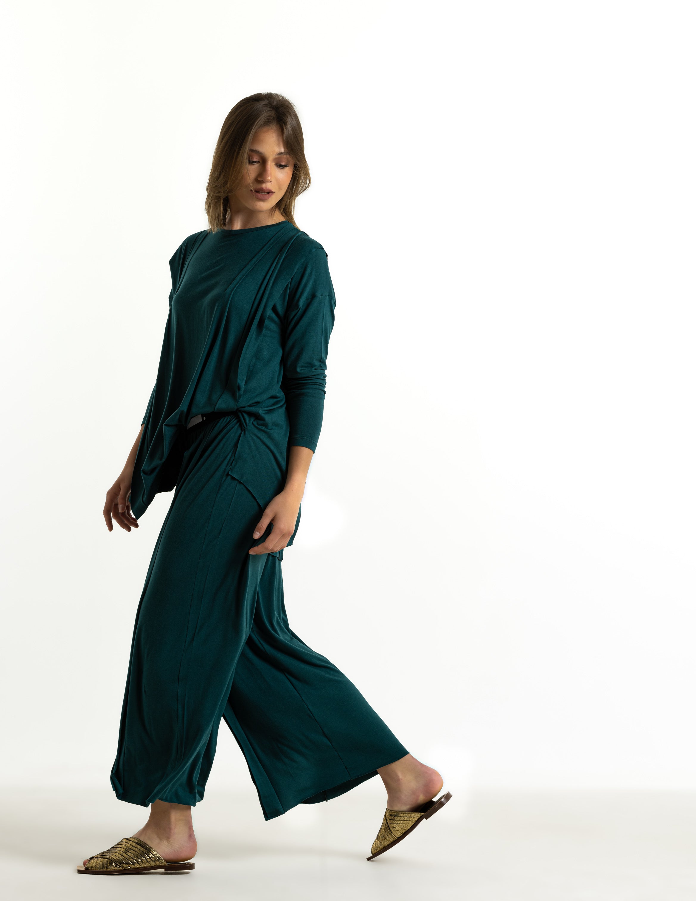 Rounded Hem Flowy Top In Green