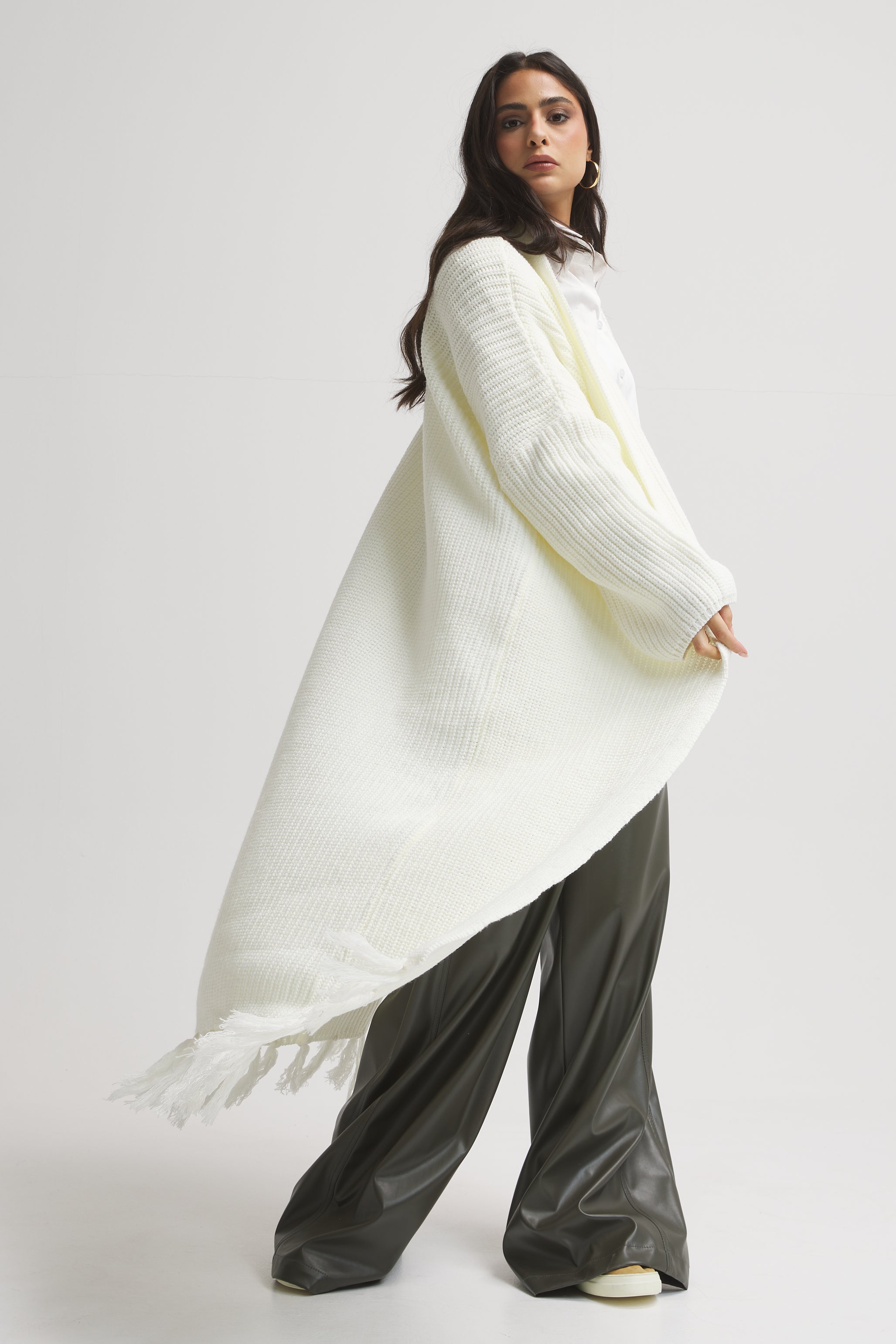 Maxi Hem Fringes Cardigan In White