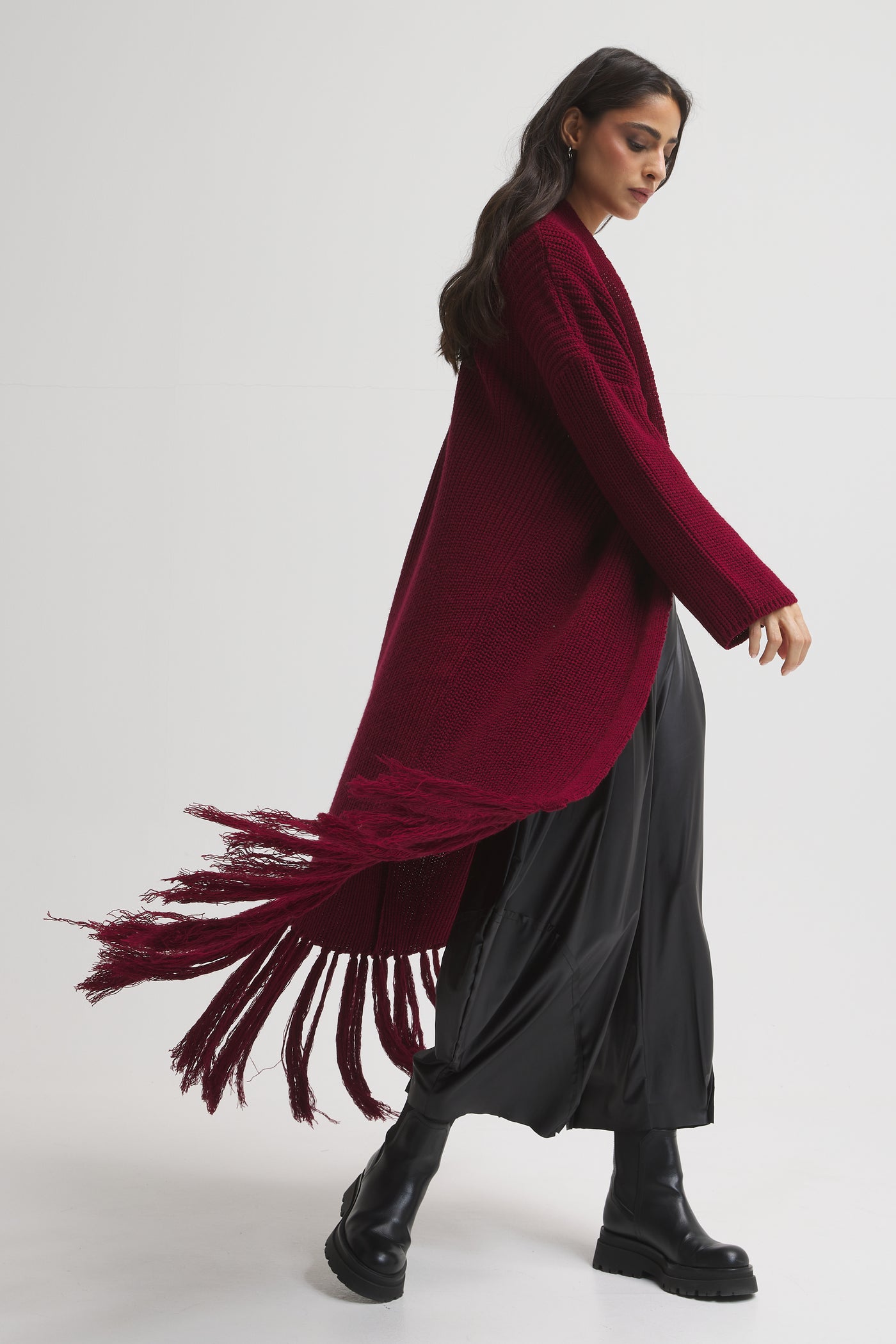 Maxi Hem Fringes Cardigan In Burgundy