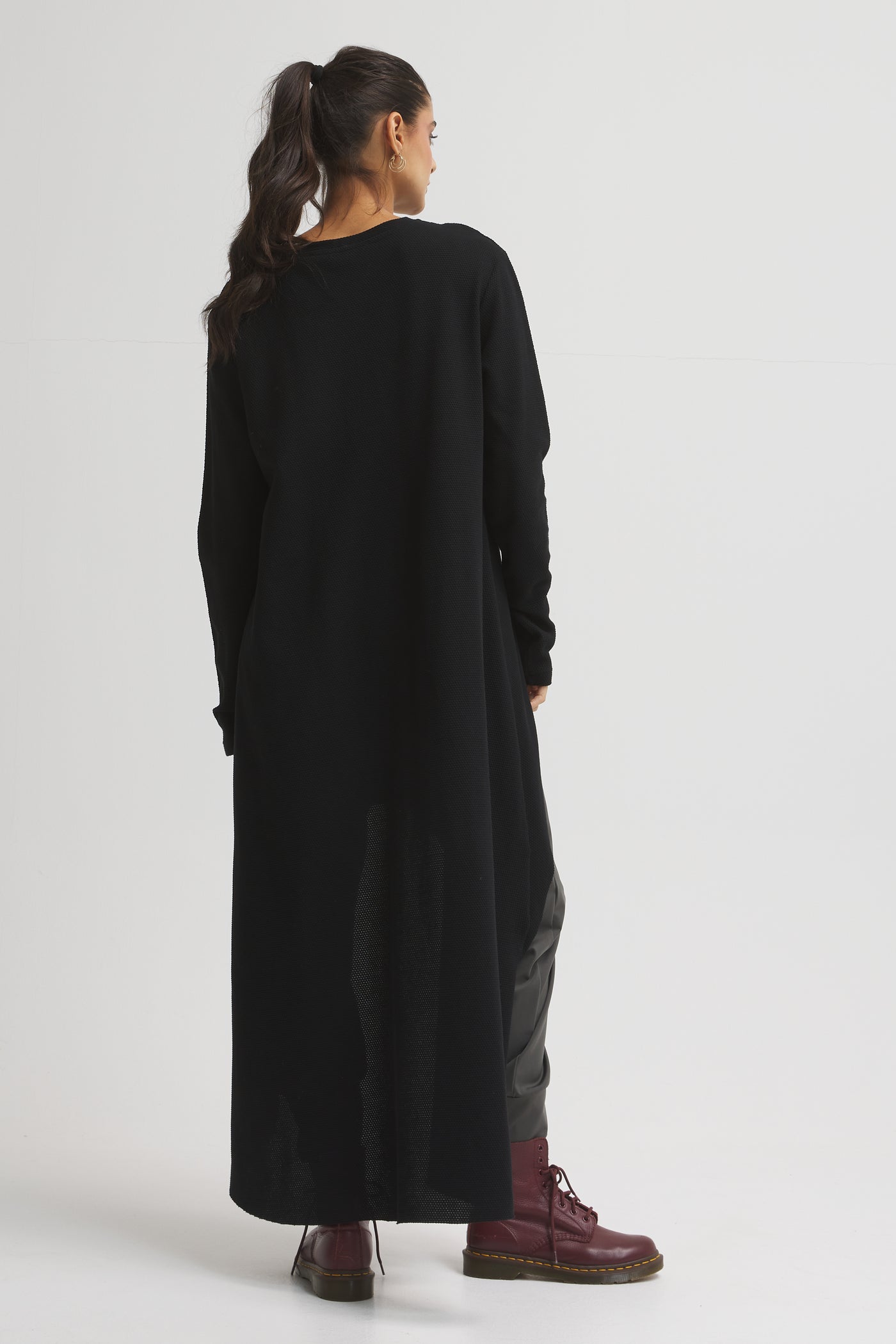 High Low Rounded Hem Top In Black