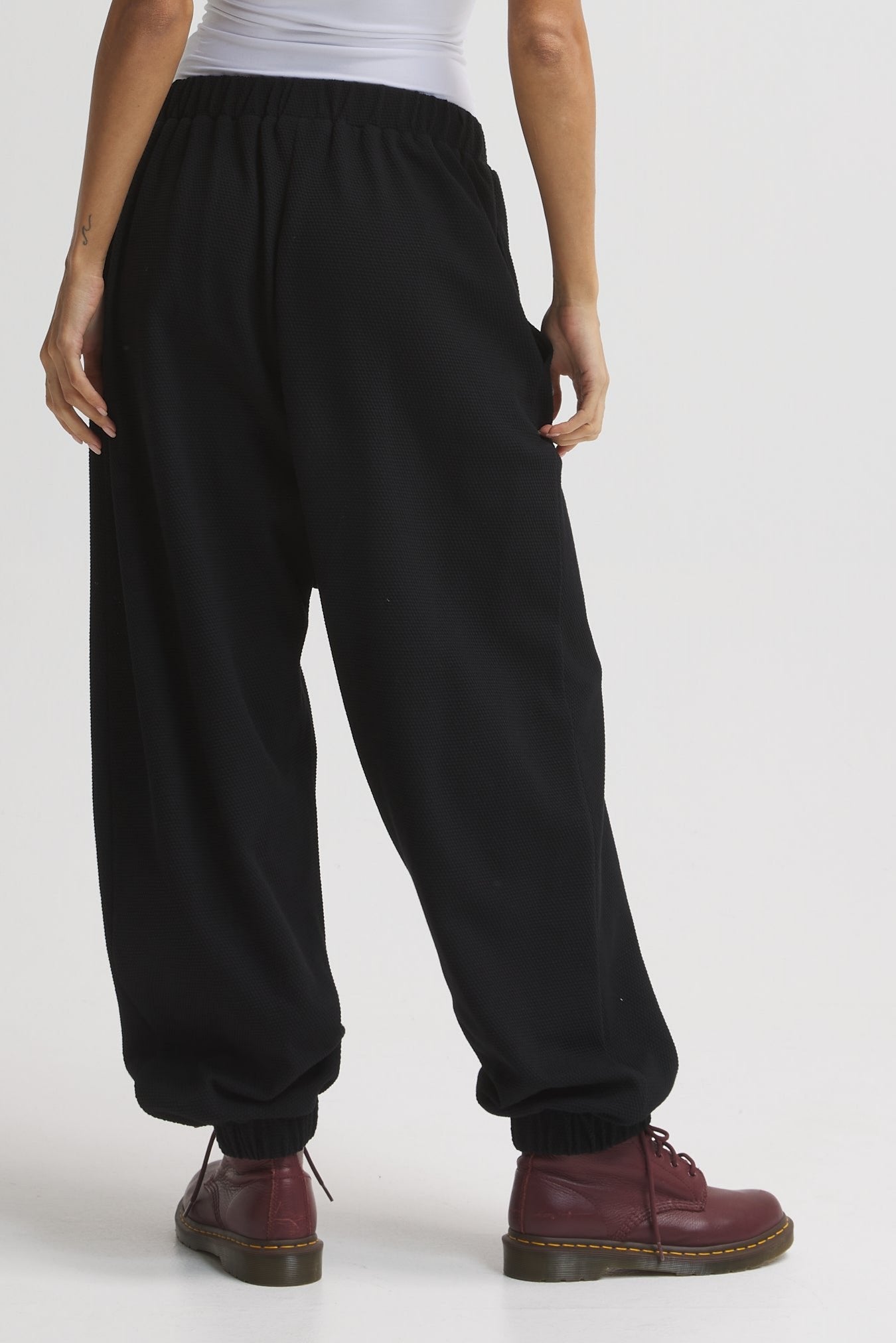 Harem Bubbly Jogger In Black