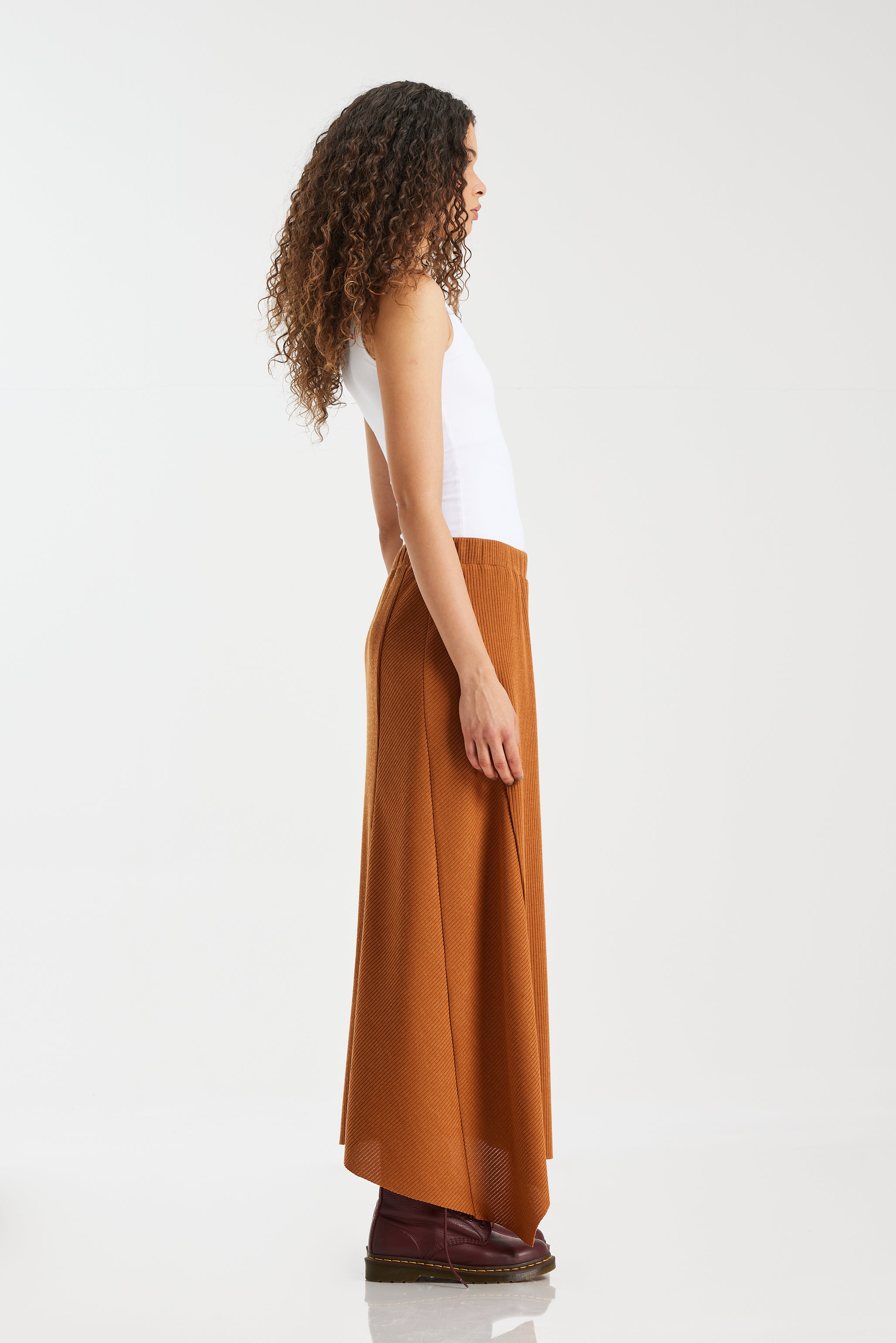 Knitted Ribbed Midi Skirt In Camel