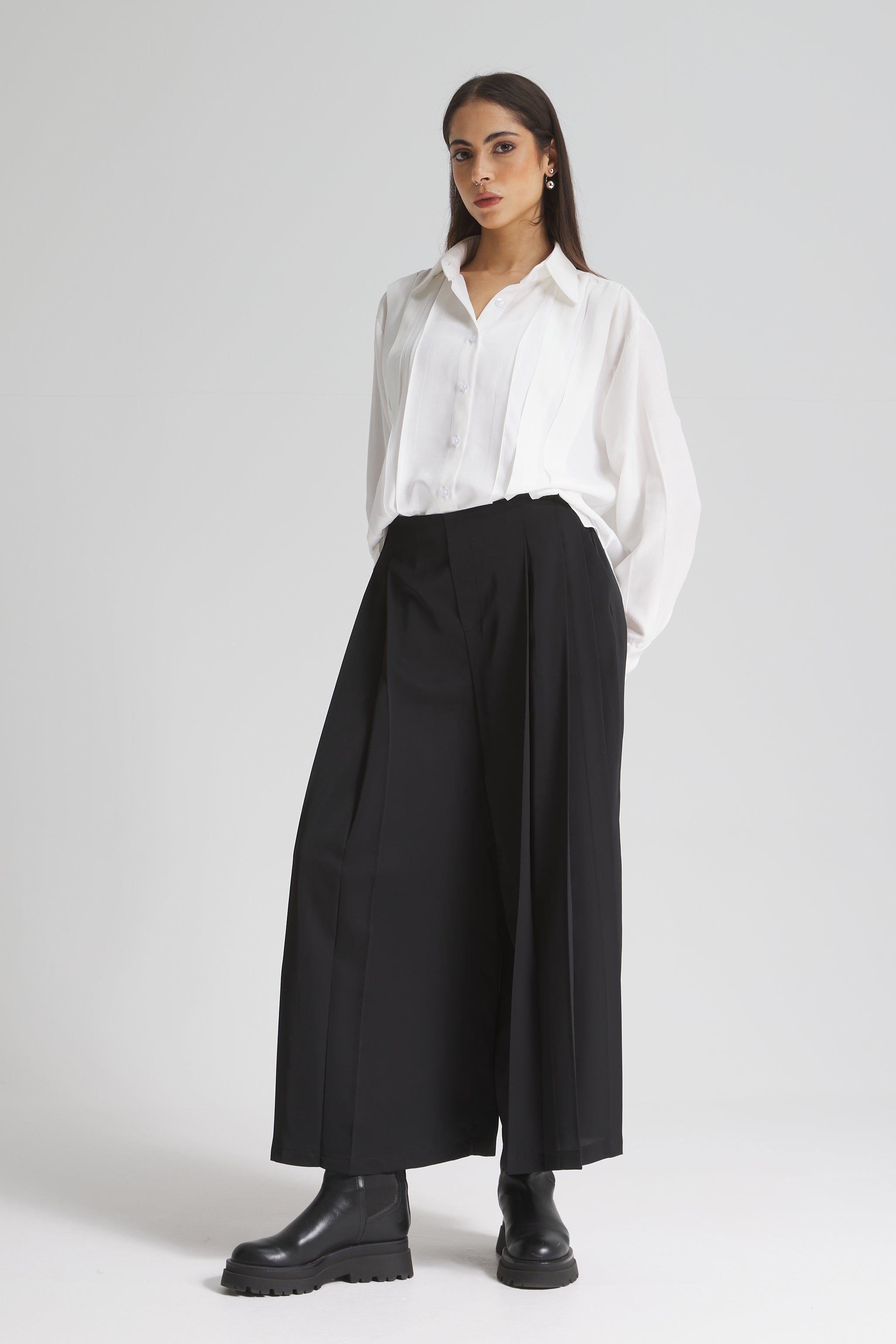 Cropped Light Wide Leg In Black