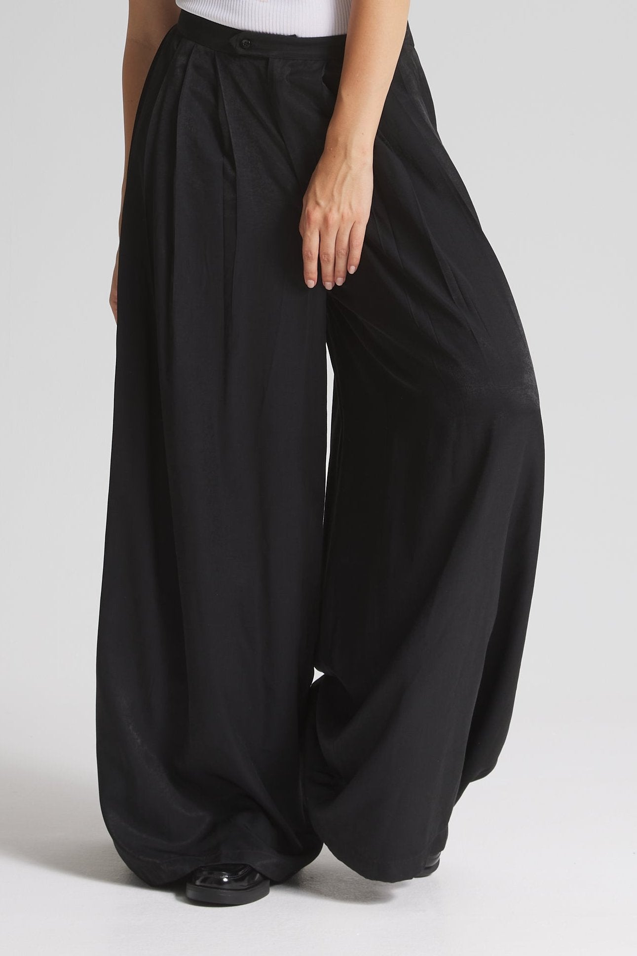 Soft Extra Wide leg In Black