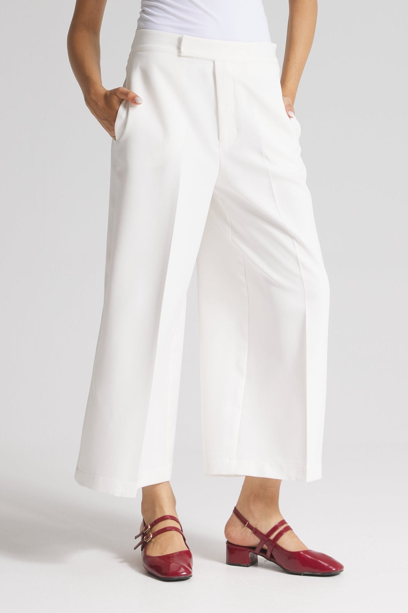 Cropped Wide Leg Pants In Off White