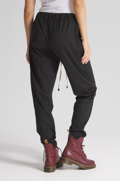 Classic Look Jogger In Black