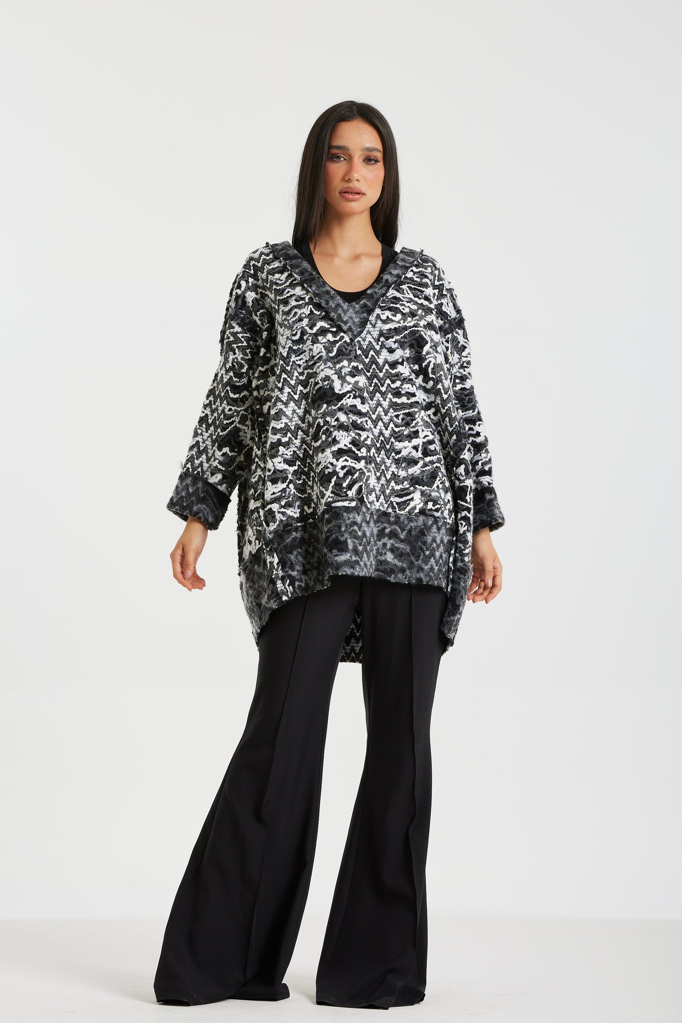 Oversize V Neck Pullover In Black