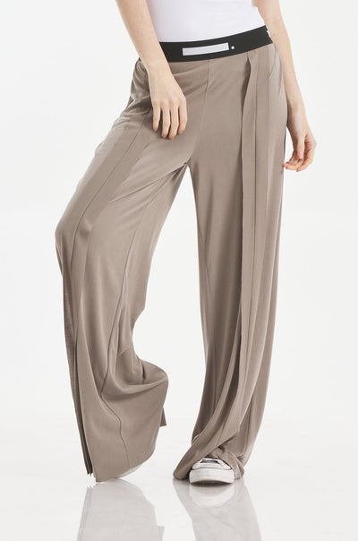 Soft Front Lines Pants In Coffee