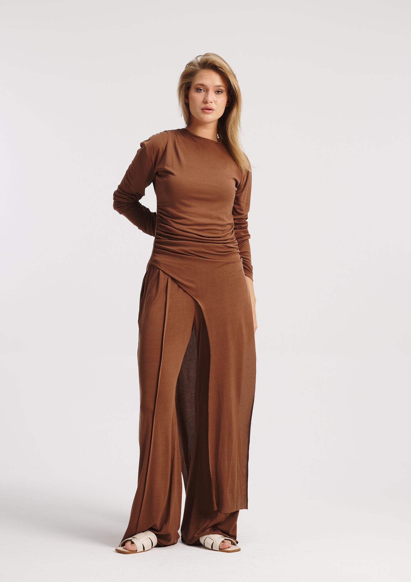 Asymmetrical sides Tight Top In Brown