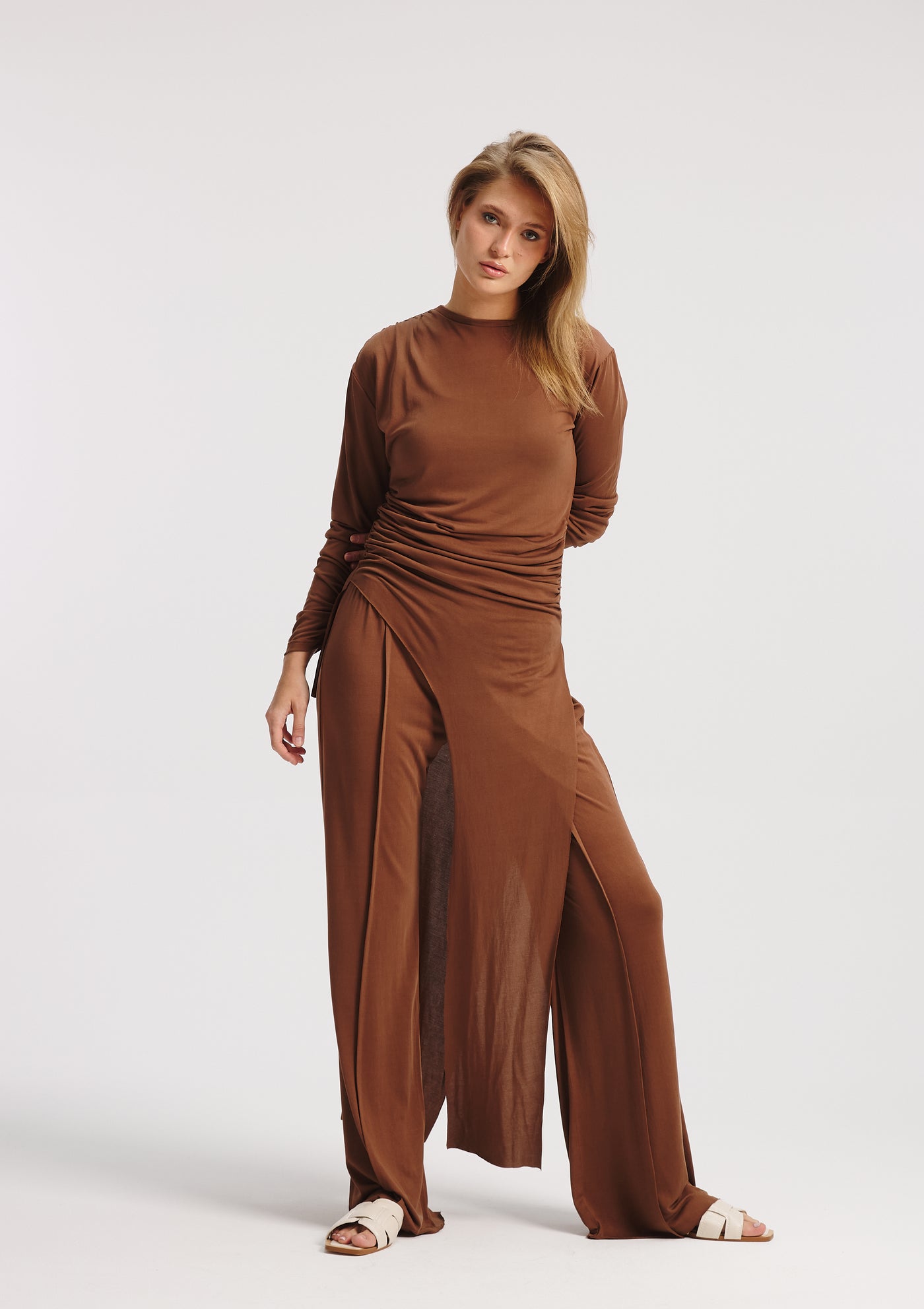 Asymmetrical sides Tight Top In Brown