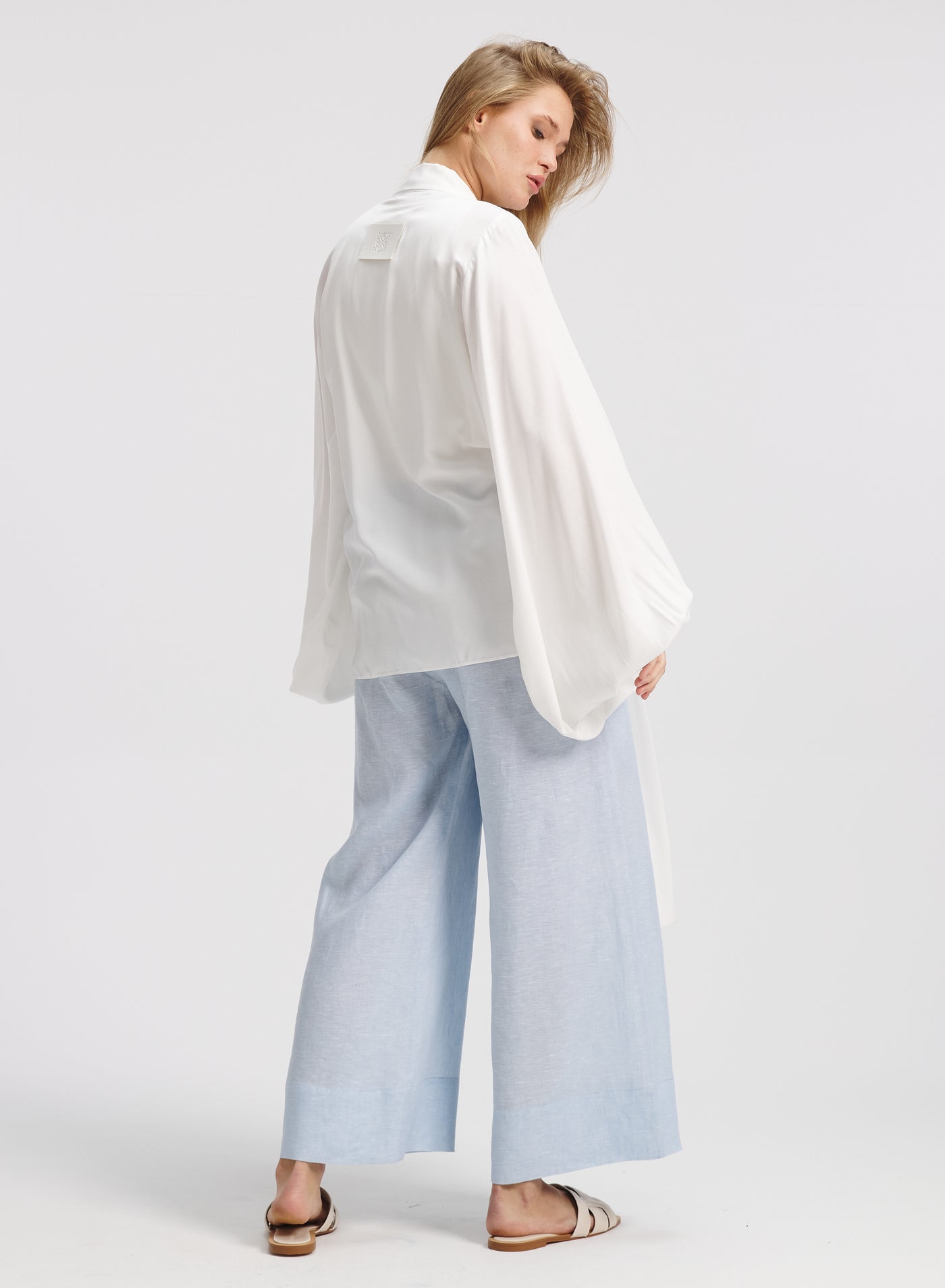 Long Tie Extra Balloon Top in White