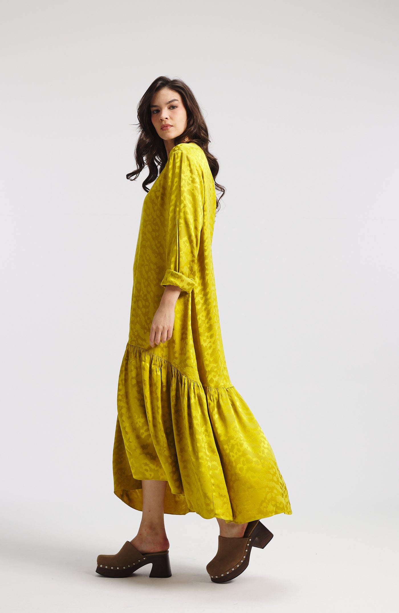 Bottom ruffle silk dress